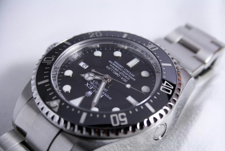 The Ultimate Guide to Luxury Watch Quality: Materials, Precision, Finishing, Durability, and the Details That Set High-End Timepieces Apart